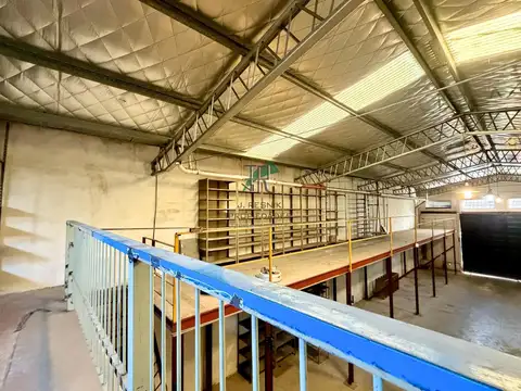 Galpon en Venta 10  mts Frente