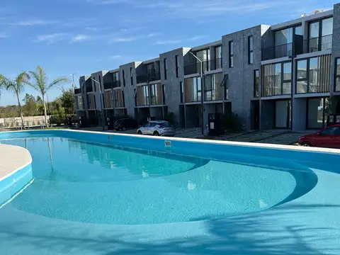 Casa 4 ambientes con 3 baños