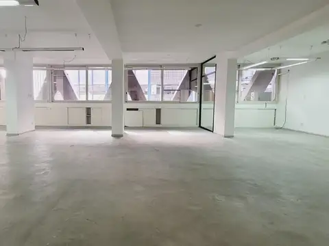 Oficina en Alquiler con 1 cochera