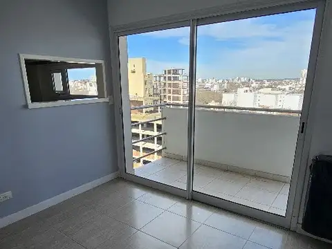 VENTA SEMIPISO 2 AMB. BALCÓN AL FRENTE. PLAZA PERALTA RAMOS