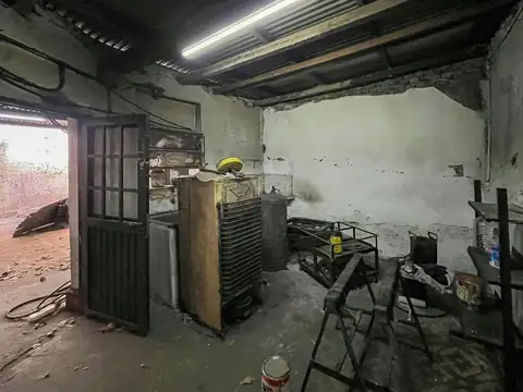 CASA A RECICLAR FERNANDO EL CATOLICO 4100 BARRIO ECHESORTU