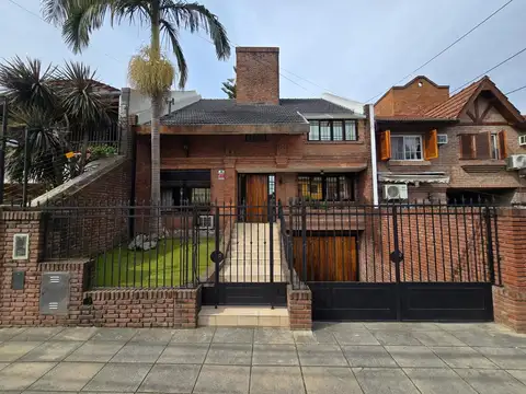 Chalet 6 ambientes en Venta en Ramos Mejía