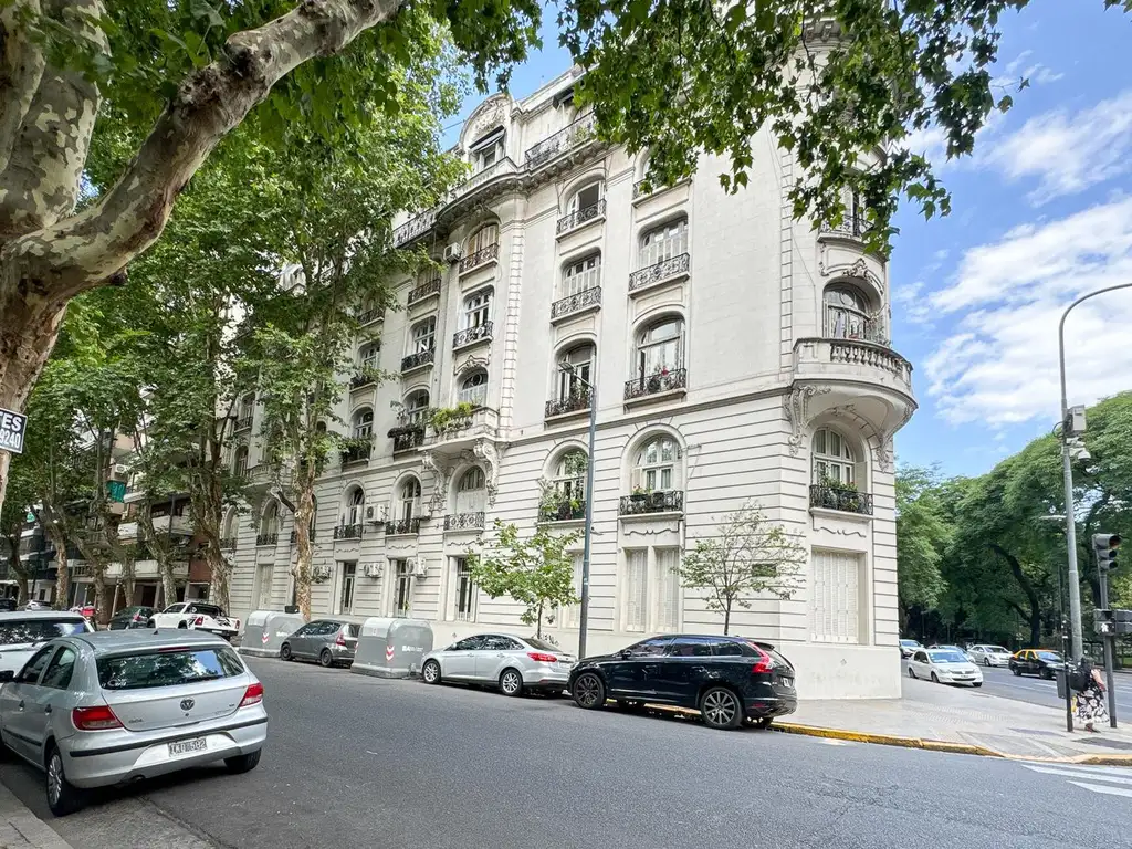 Avenida General Las Heras al 4000