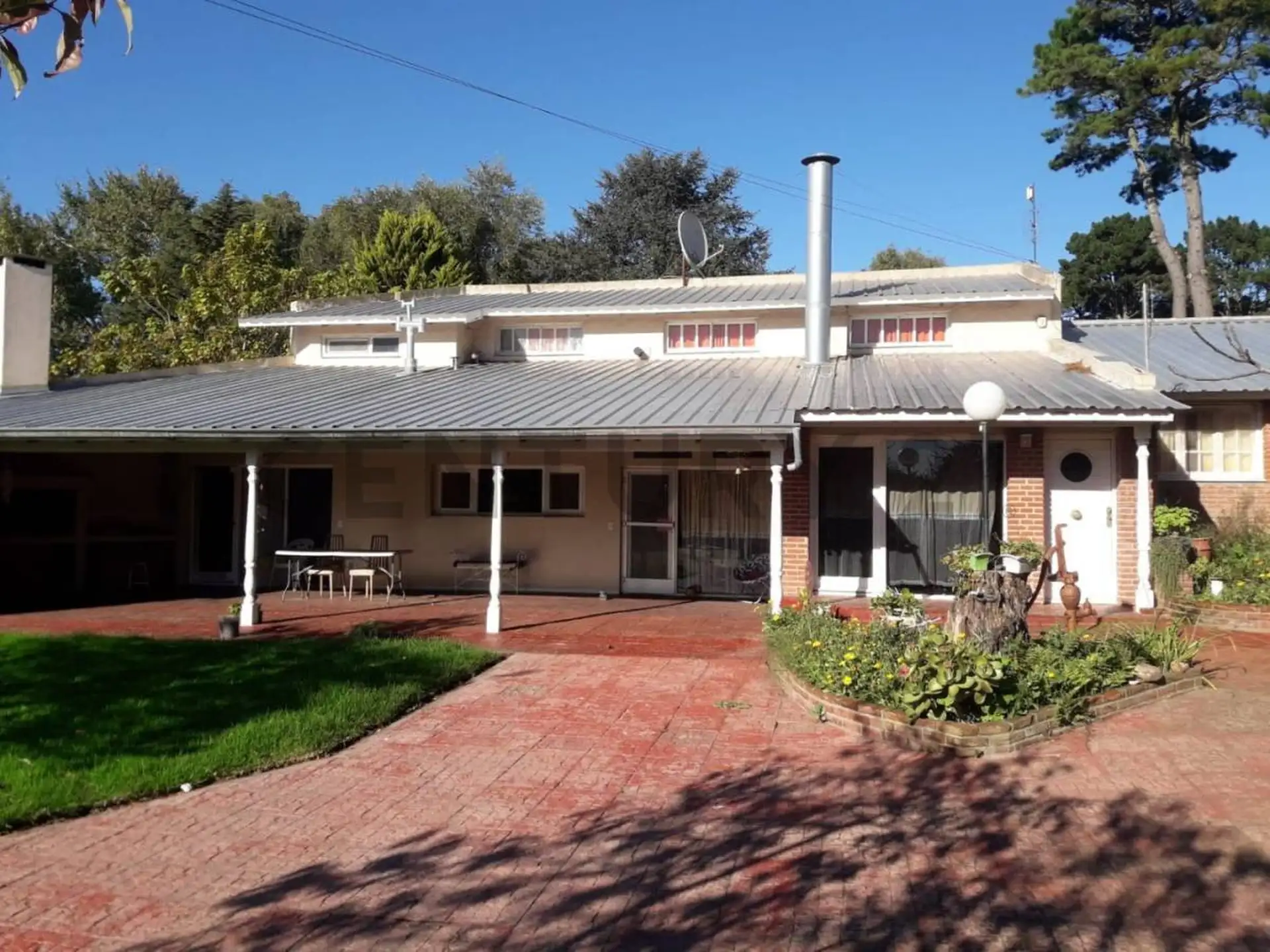 VENDO CASA DE 5 AMBIENTES EN SIERRA DE LOS PADRES
