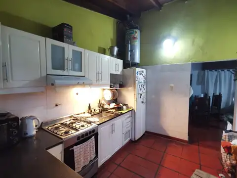 Casa 5 ambientes con 1 baño