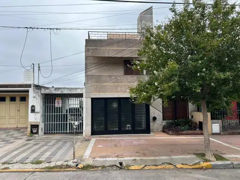 ALQUILO DPTO UN DORMITORIO  Y TERRAZA  AV. PUEYRREDON AL 1100