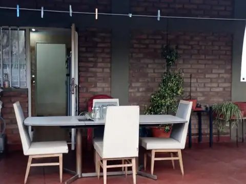 Casa en Venta con 8 cocheras