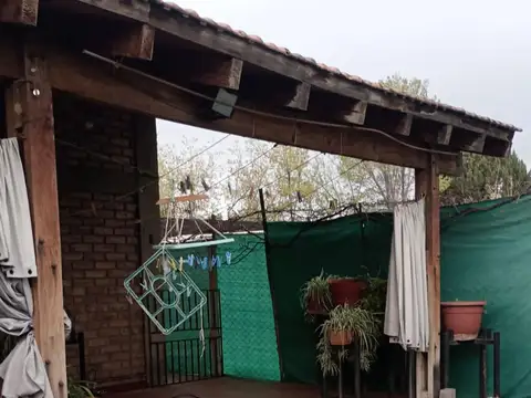 Casa 16 ambientes con 6 baños