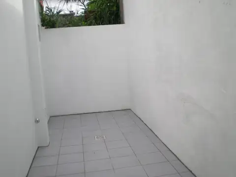LA BAJADA 800, Piso PB
