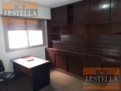 Oficina 36m2 cubiertos, recepción y 2 privados - ALQUILADA IDEAL INVERSOR - S.Justo (Ctro)