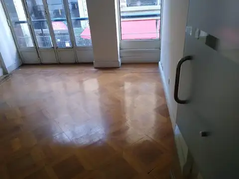 Oficina en Alquiler 50 años