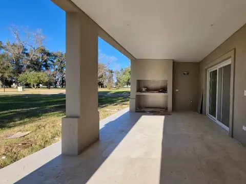 Casa en Venta en Área 60, USD 220.000