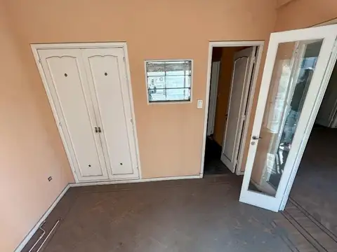 Departamento Semi-piso 5 Ambientes con balcón al frente