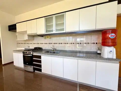 CASA DE 3 DORMITORIOS EN VENTA . CAMPOS DE ESTHER.