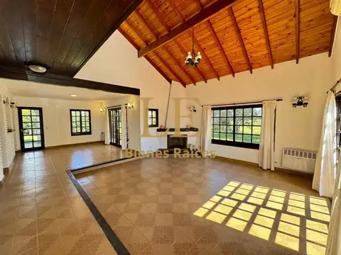 Casa 4 ambientes con 3 baños