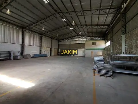 Galpon en Alquiler 21  mts Frente