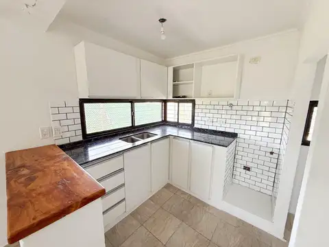 Casa 4 ambientes con 1 baño