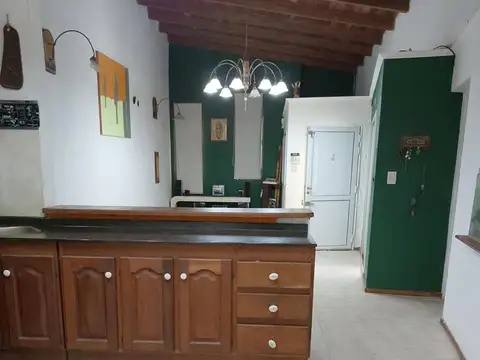 VENTA CASA 3 DORM Y JARDÍN - B° Adelina Oeste