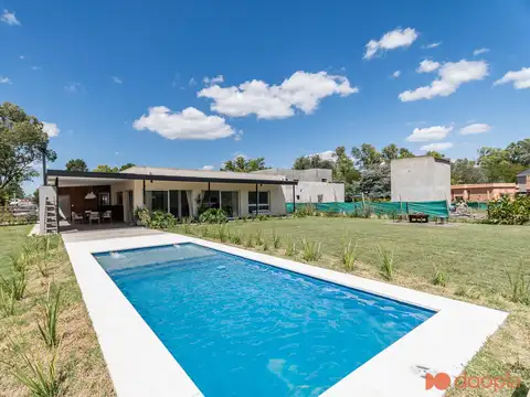 Casa en Venta en Countries y Barrios Cerrados en Campana, USD 219.000