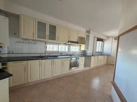 Departamento en Alquiler en Parque España, $ 2.000.000