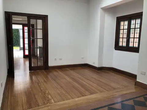 Depto Tipo Casa en Alquiler con 1 cocheras