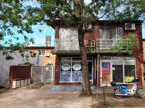 VENTA - DOS DEPARTAMENTOS DE UN DORMITORIO   DOS LOCALES COMERCIALES - FUNES CENTRO