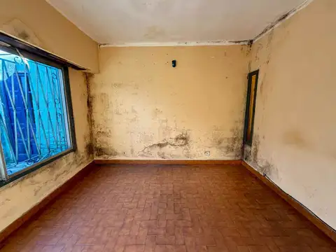 CASA EN VENTA FLORENCIO VARELA 3 AMBIENTES PATIO