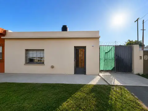 CASA EN VENTA FLORENCIO VARELA 3 AMBIENTES PATIO
