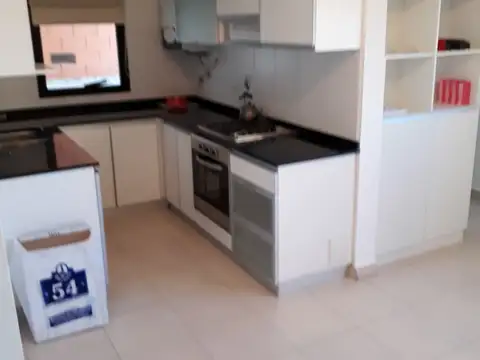 Departamento 8 ambientes con 2 baños