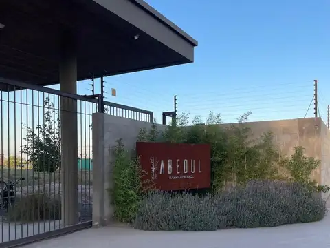 Terreno en barrio Abedul