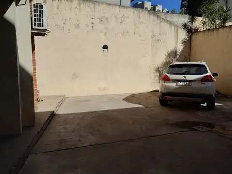 COCHERA DESCUBIERTA EN LANUSITA