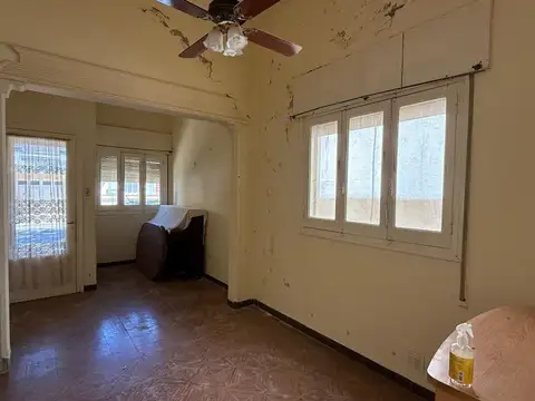 VENTA CASA CENTRICA  2 DORMITORIOS GAS NATURAL