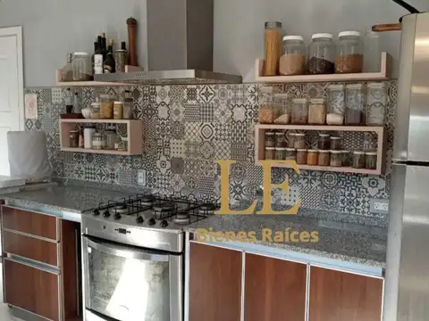 Casa en Venta con 4 cocheras