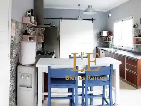 Casa 4 ambientes con 3 baños