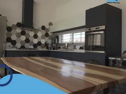 Casa 3 ambientes con 2 baños