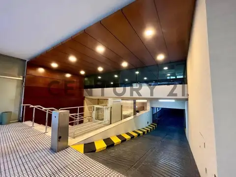 Av. Córdoba 2100, Piso 0