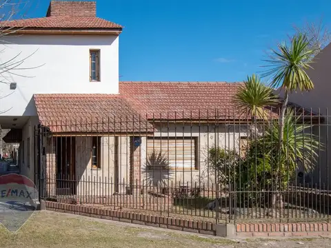 Casa 5 dormitorios en venta La Plata