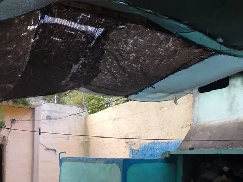 Casa 5 ambientes con 1 baño