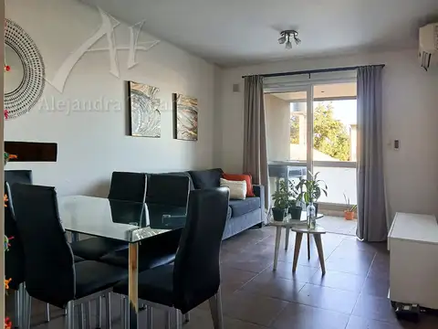 Departamento con Cochera Frente a Plaza Alvarado