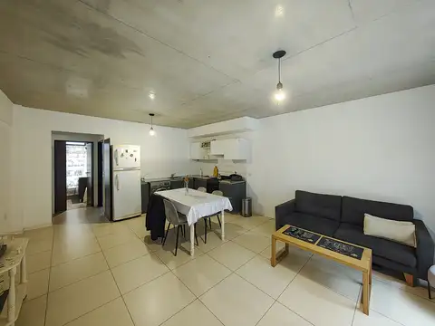 Excelente 2 Ambientes con Patio y Cochera, Todo a Nuevo, en Caballito