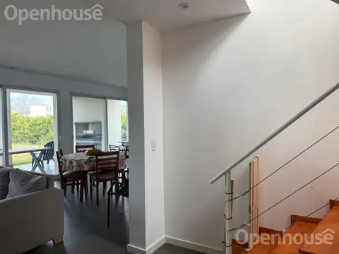 Casa 5 ambientes con 2 baños