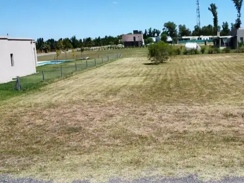 Lote central en venta - Los Juncos - Lujan