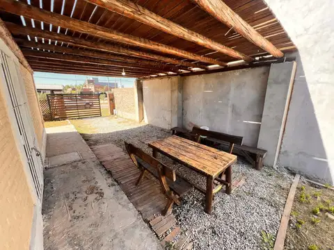 Casa 3 ambientes con 1 baño