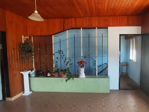 Casa 5 ambientes con 1 baño