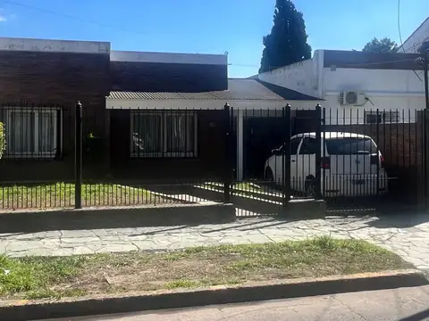 Casa en venta en Adrogue