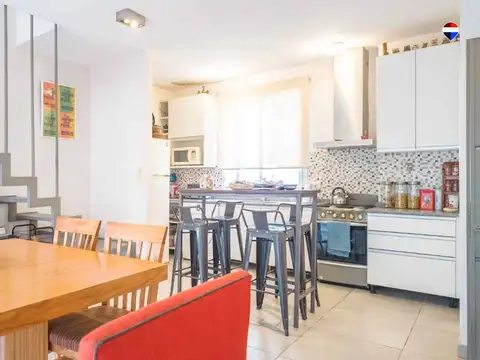 Depto Tipo Casa en Venta con 1 cocheras