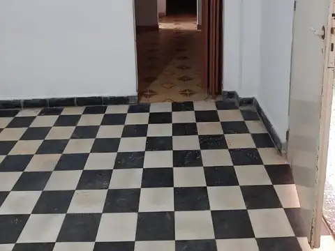 CASA 4 AMBIENTES EN ISIDRO CASANOVA