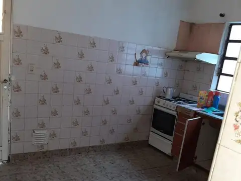 Casa en Venta en Isidro Casanova, USD 120.000