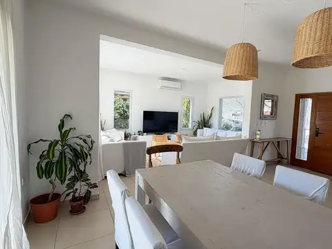 Casa en Venta en El Cantón - Barrio Golf, USD 349.000