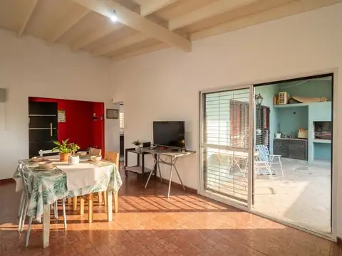 Casa en Venta La Plata 2 dormitorios doble cochera